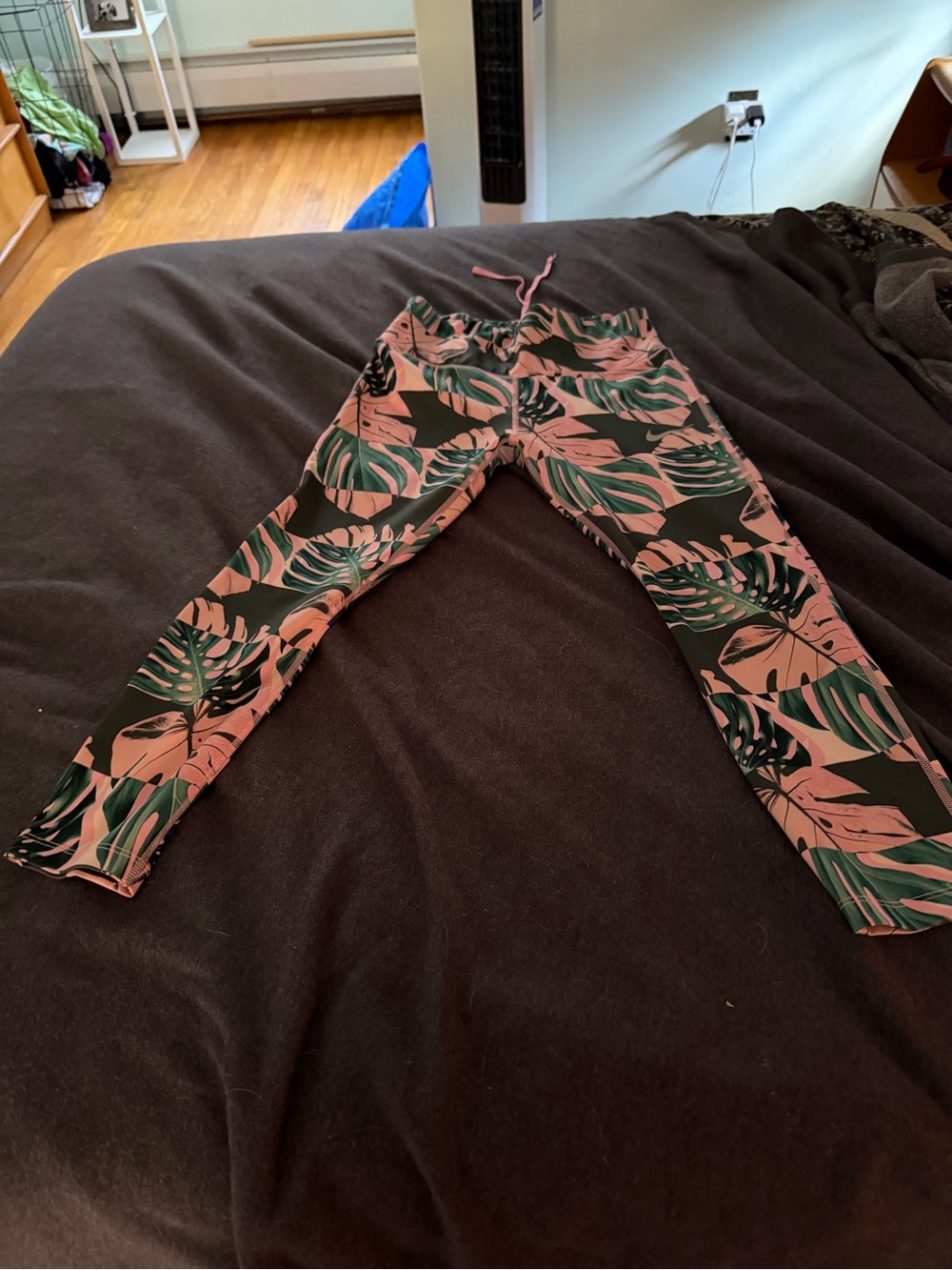 Palm leaf Nike capri